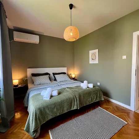 Top-floor 2bd With Terrace In The Heart Of By Flat Manаger Apartament *