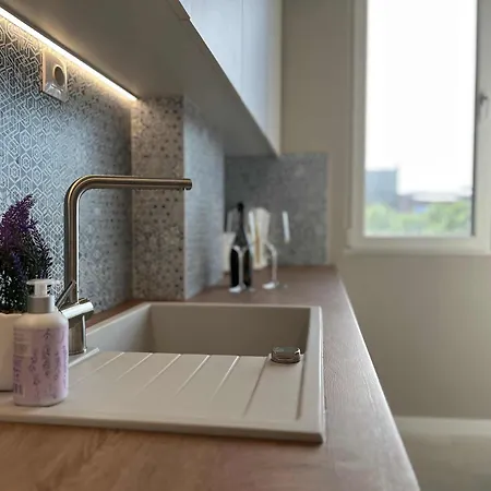 Top-floor 2bd With Terrace In The Heart Of By Flat Manаger Apartment